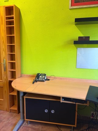 Gran escritorio de oficina