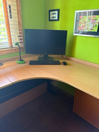 Gran escritorio de oficina