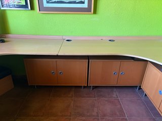 Gran escritorio de oficina