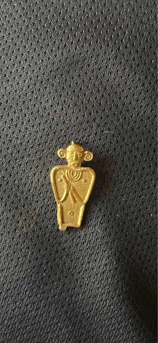 Pieza coleccionista oro tumbaga figura humana