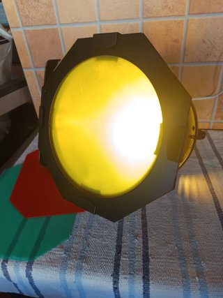 Foco de luz con 3 filtros de colores