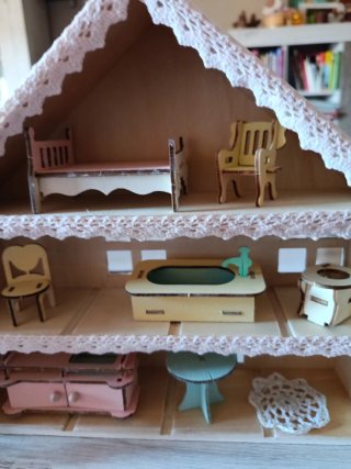 Casita de muñecas pequeña.oferta
