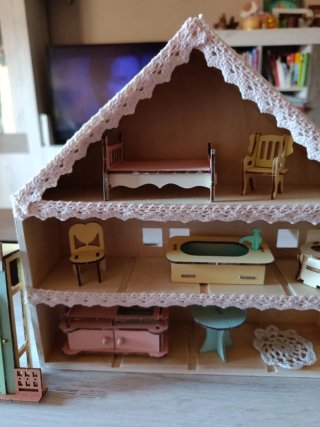 Casita de muñecas pequeña.oferta