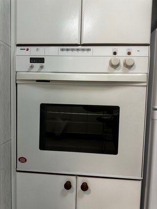 Horno eléctrico FAGOR con 3 bandejas