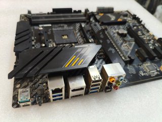 Placa Base ASUS TUF Gaming B550-PLUS