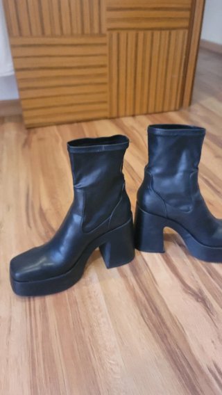 Botines Pull&Bear tacón plataforma negros