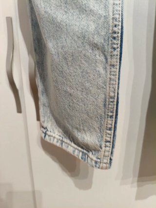 Pantalones vaqueros mom Bershka claros talla 38