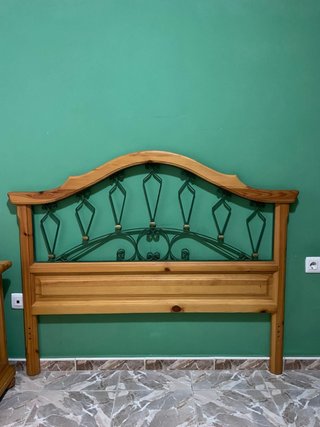 Testata letto in pino massiccio e ferro battuto 1,35