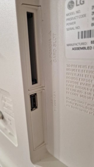 Televisor LG Blanco 28"