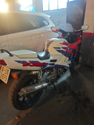 Honda CBR600F2