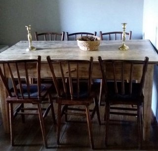 Mesa de comedor de madera rústica con 6 sillas