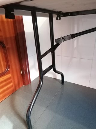 Mesa plegable resina blanca patas metal