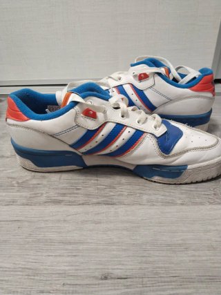 Zapatillas Adidas Rivalry Blancas y Azules