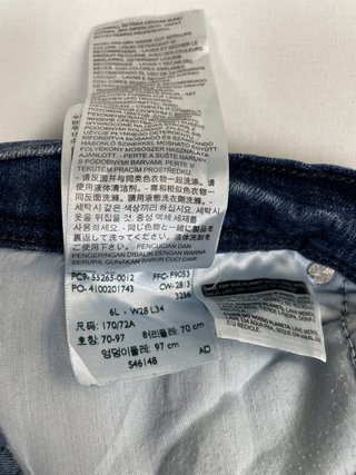 Vaquero Levi's 515 Shaping Skinny en azul oscuro