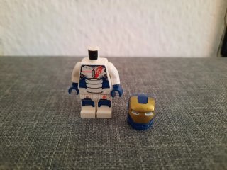 Minifigura Lego Marvel Lego Legión de Hierro.