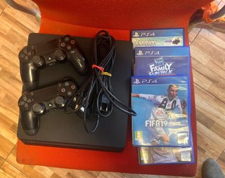 PS4 (PlayStation 4) Negra + 2 Controles + Juegos
