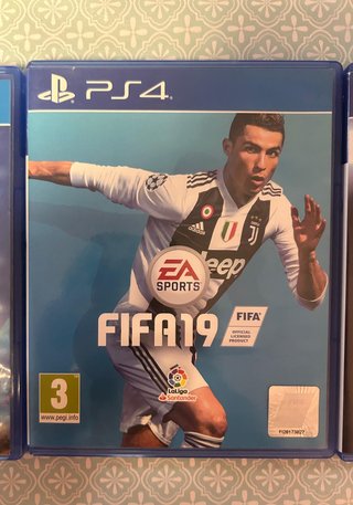 PS4 (PlayStation 4) Negra + 2 Controles + Juegos