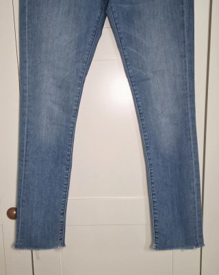 Pantalón vaquero Hoss Intropia, talla 34