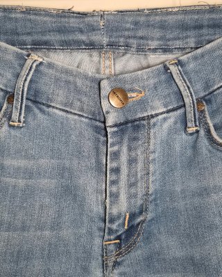 Pantalón vaquero Hoss Intropia, talla 34