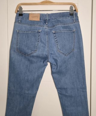 Pantalón vaquero Hoss Intropia, talla 34