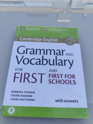 Grammar book inglés First ISBN 978-1-107-48106-0