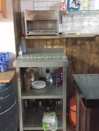 Tostador y mesa de acero inoxidable