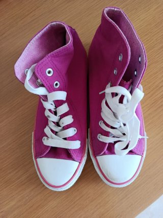 Zapatillas Mustang rosas y blancas