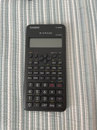 Calculadora Científica Casio fx-82MS