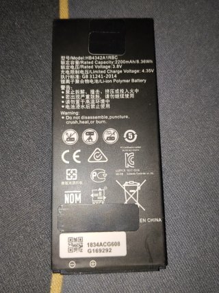 2 móviles: Xiaomi Redmi y Huawei L21 (a reparar)