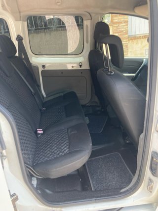Furgoneta Kangoo MAXI - la larga