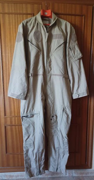 Monos de vuelo militar verde, beige, azul marino..