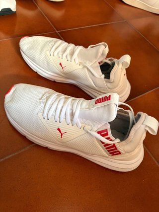 Zapatillas deportivas Puma blancas y rojas