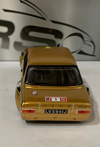 Scalextric Revoslot Ford Escort Mk1 1600 Esso 1/32