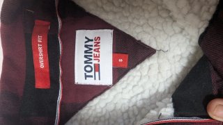 Sobre camisa hombre tommy jeans