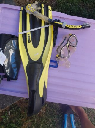 Traje de buceo SEAC capucha, aletas, gafas y tubo