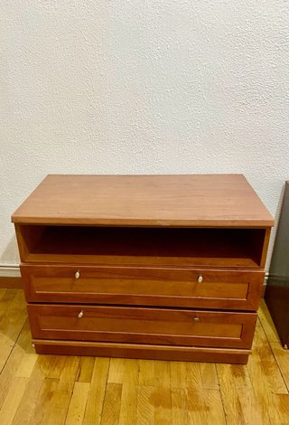 Mueble bajo TV de madera