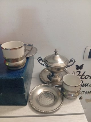 Set Porcellana e Peltro 95 Pezzi
