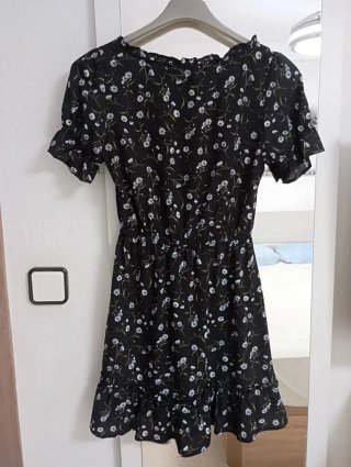 Vestido negro estampado flores
