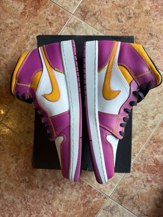 Air Jordan 1 Mid Edición Especial