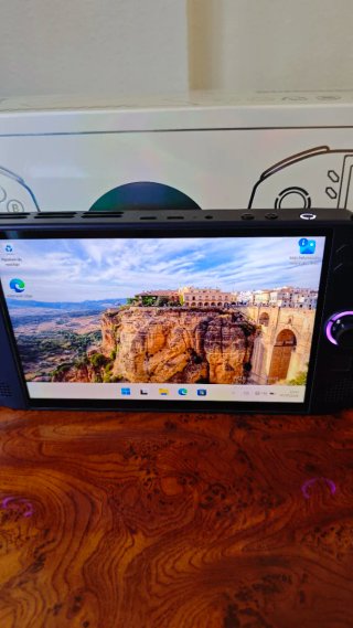 Lenovo Legion Go Z1 Xtreme 1TB SSD 16GB RAM