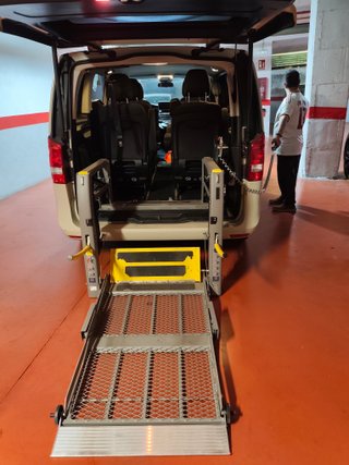 Mercedes-Benz V 200 adaptado movilidad reducida