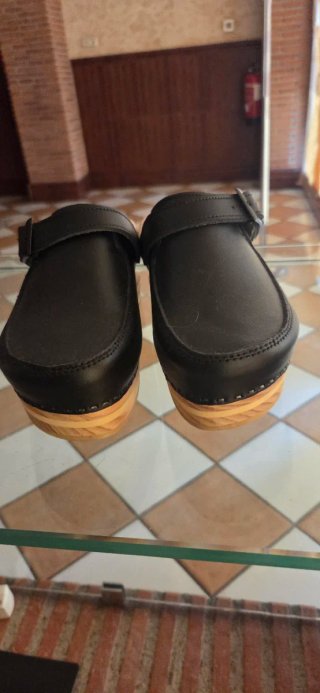 Zuecos de piel LUVER Talla 36