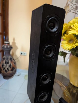 Altavoz Bluetooth y radio Roseland