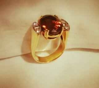 Anillo de Oro y Diamantes