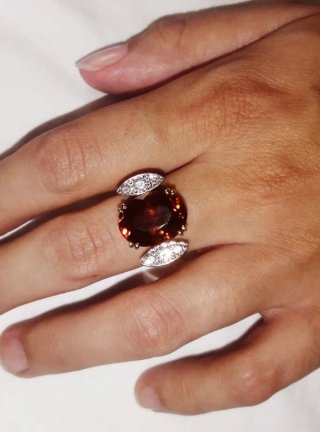Anillo de Oro y Diamantes