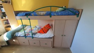 Urge. Cama tren infantil con armario y 4 cajones