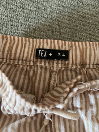 Pantalón corto niño rayas beige y blanco