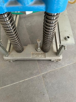 Máquina Bisagradora Hettich