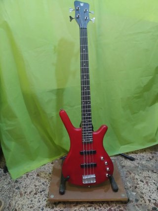 Bajo YBS-2