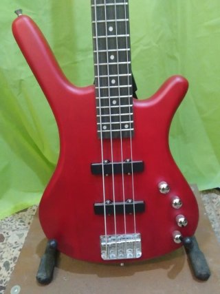 Bajo YBS-2